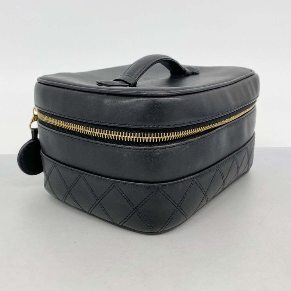 CHANEL Black Lambskin Leather Vanity Bag - Picture 2 of 11